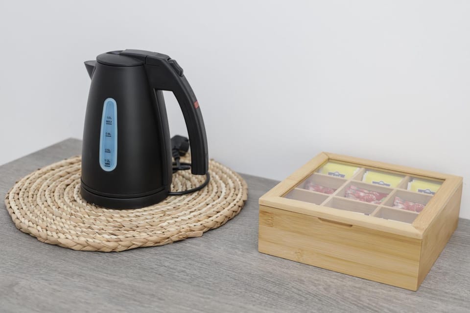Coffee/tea facilities, Kitchen or kitchenette