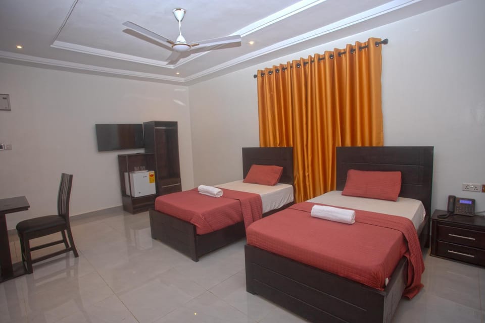 Bed, TV and multimedia, Photo of the whole room