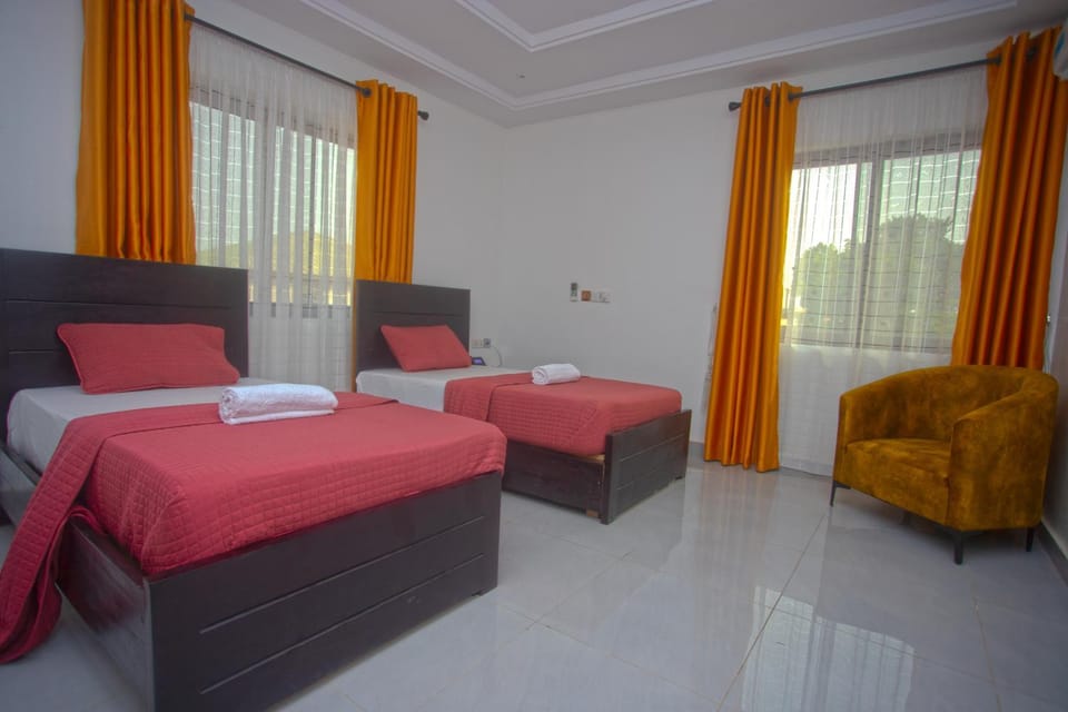 Bed, Bedroom, towels