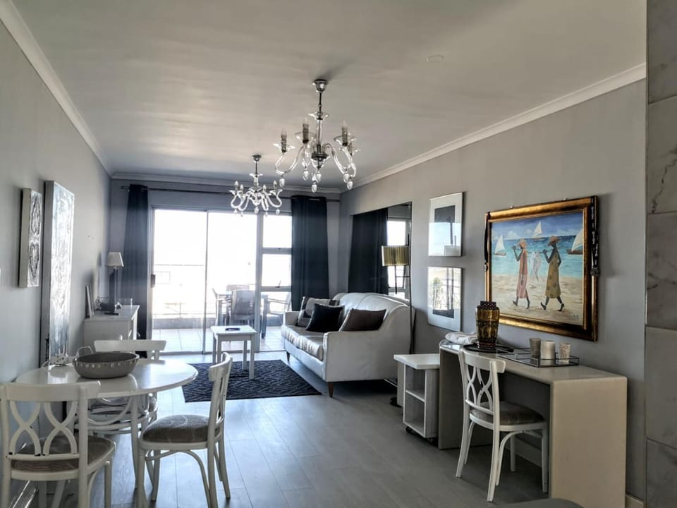 Seaside 2 bed Blouberg Apartment in Cape Town