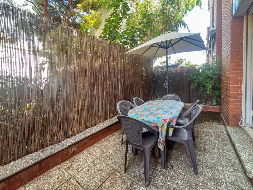 Patio, Dining area