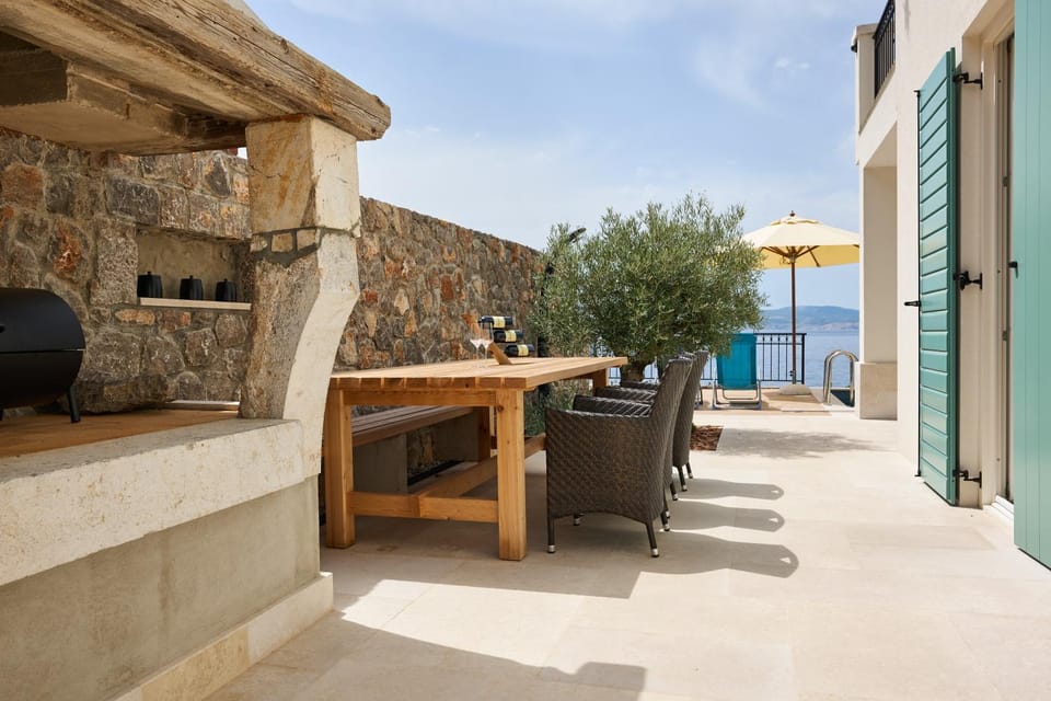 Patio, BBQ facilities