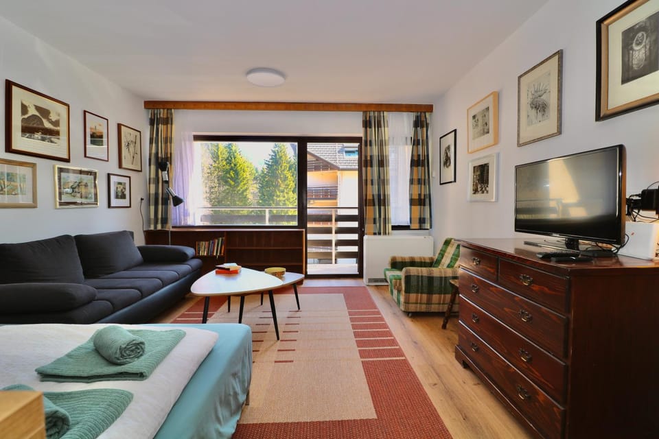 Living room, Time of day