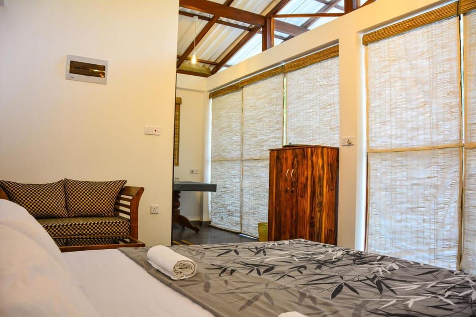 Property building, Bed, Bedroom