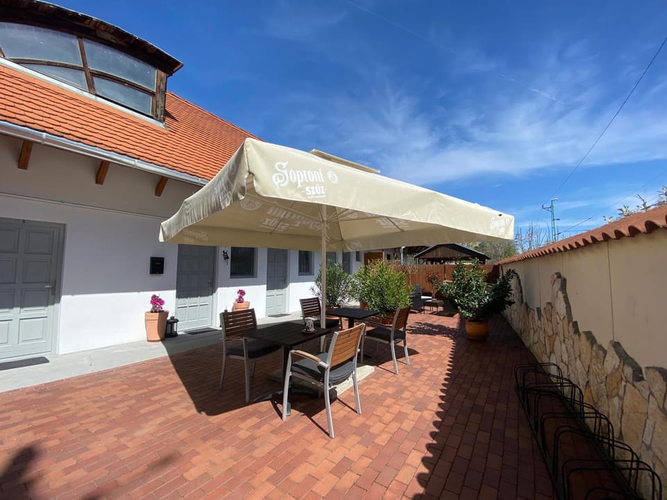Patio, Garden