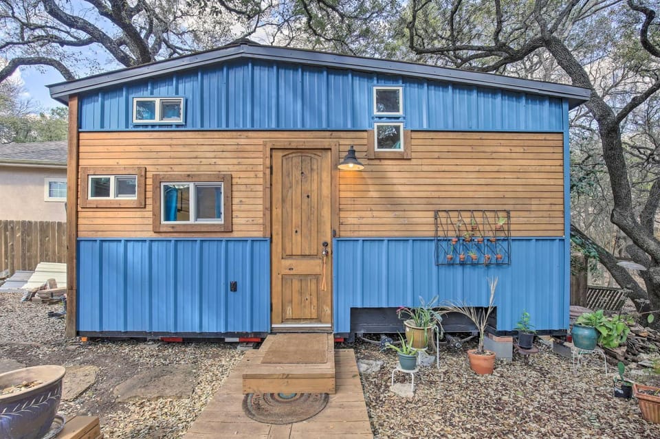 Unique Stay: 'Tiny Everest' San Antonio Home! Apartment in San Antonio