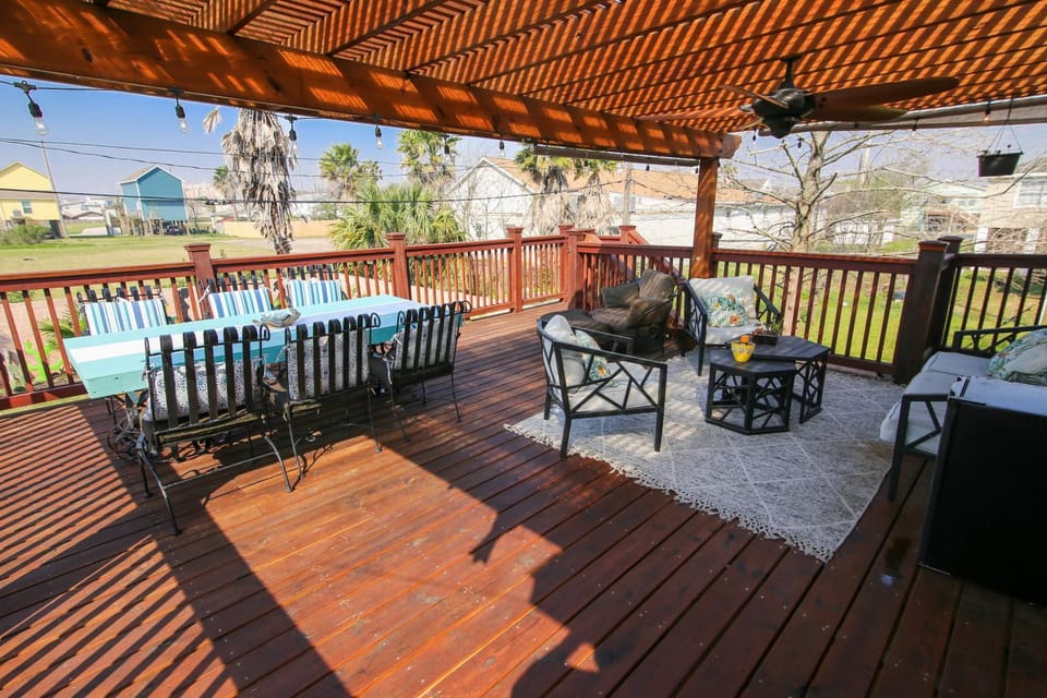 Patio, Seating area, fireplace