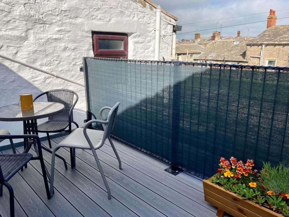 Property building, Balcony/Terrace