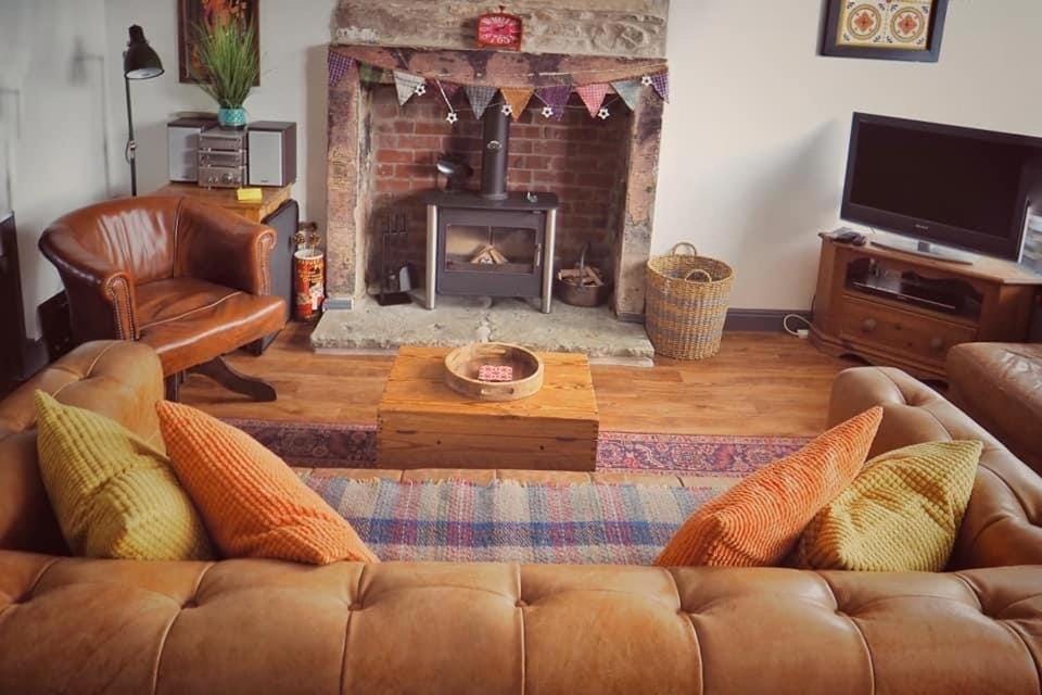 Woodworth Cottage House in Pendle District