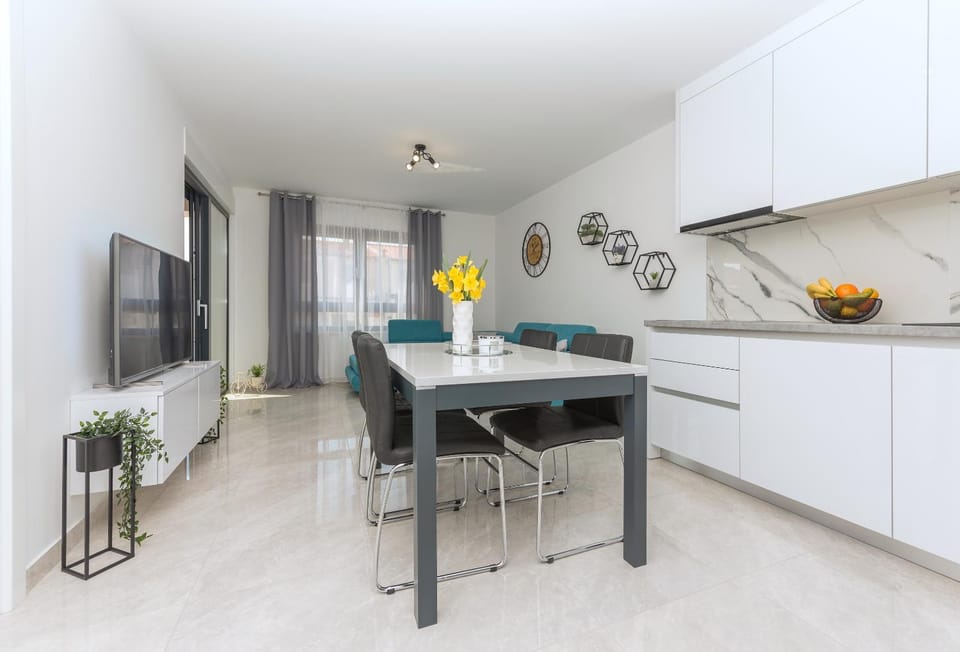 Apartment Ema Apartment in Makarska