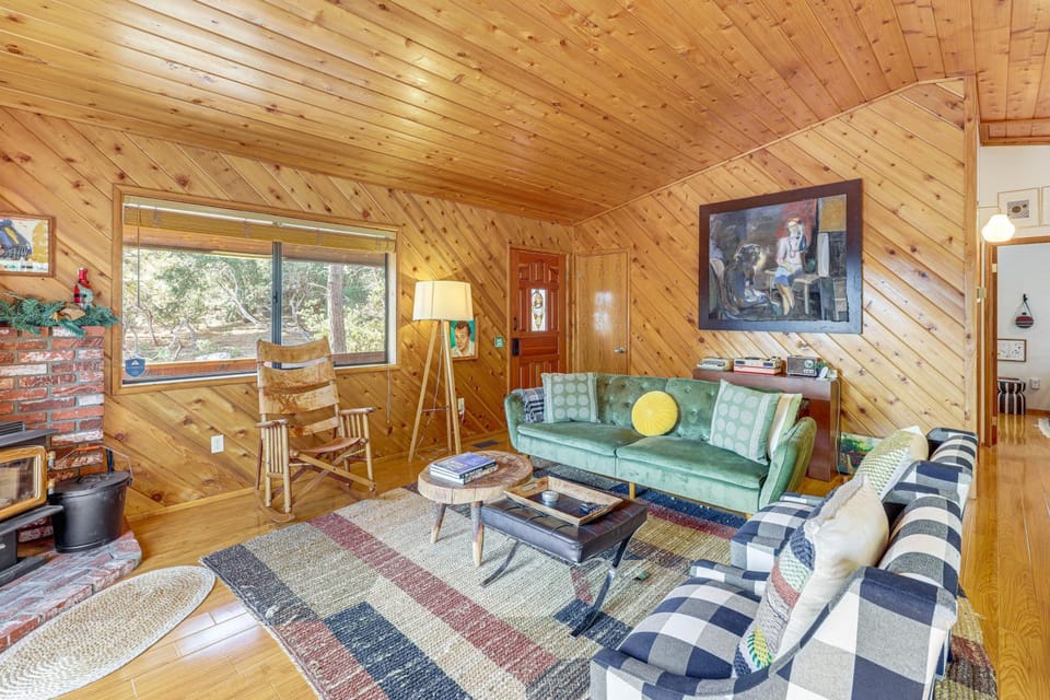 Idyllwild Cabin with Deck and Tahquitz Peak Views Cabin in Idyllwild-Pine Cove