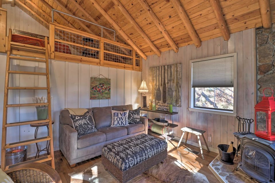 Scenic Greers Ferry Cabin w/ Deck + Fire Pit! Cabin in Greers Ferry Lake
