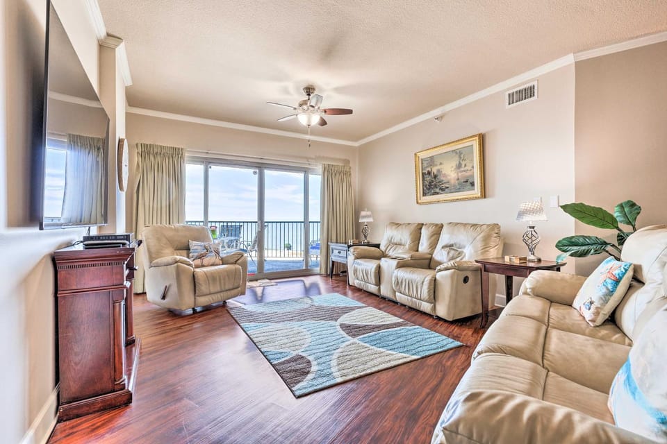 Spacious Biloxi Getaway w/ Pools & Beach Access! House in Biloxi