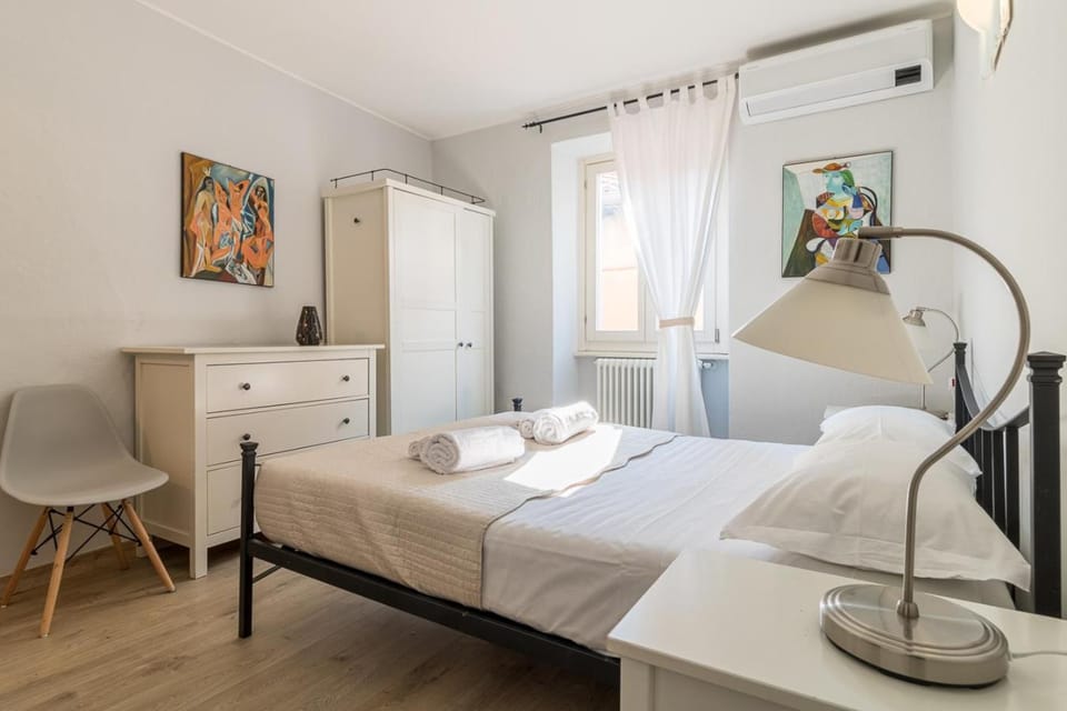 Bed, Photo of the whole room, Bedroom, towels, wardrobe, air conditioner