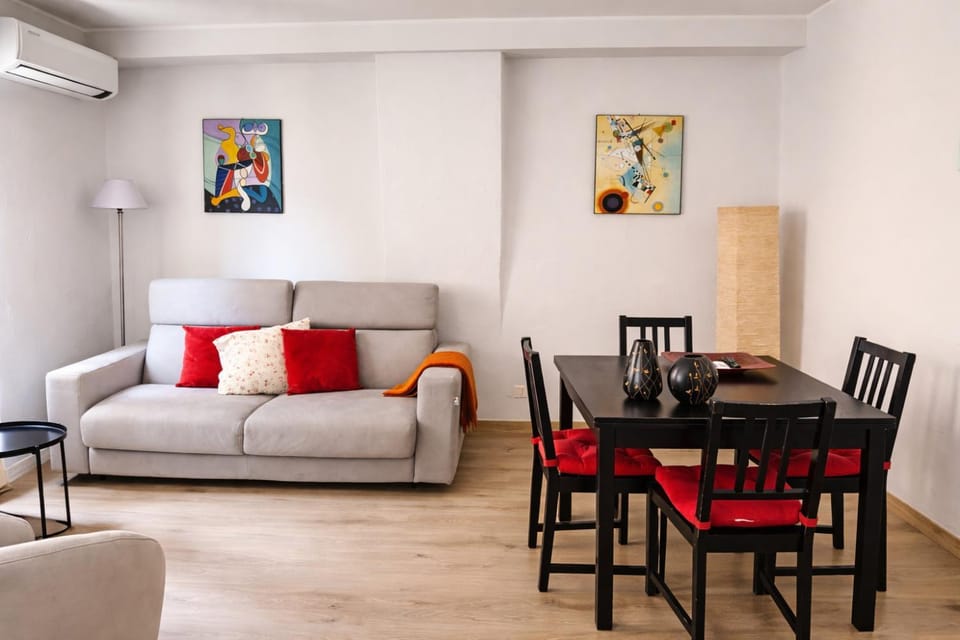 Living room, Dining area, heating