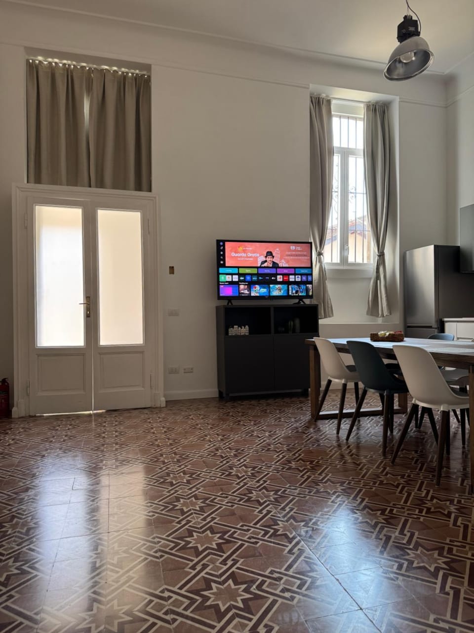 Communal lounge/ TV room, TV and multimedia, Dining area, Evening entertainment