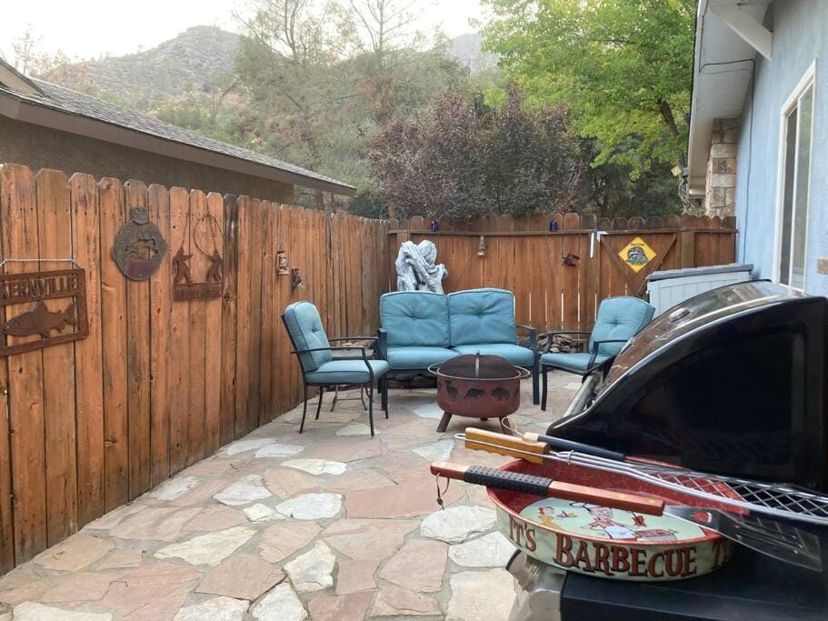 Patio, BBQ facilities