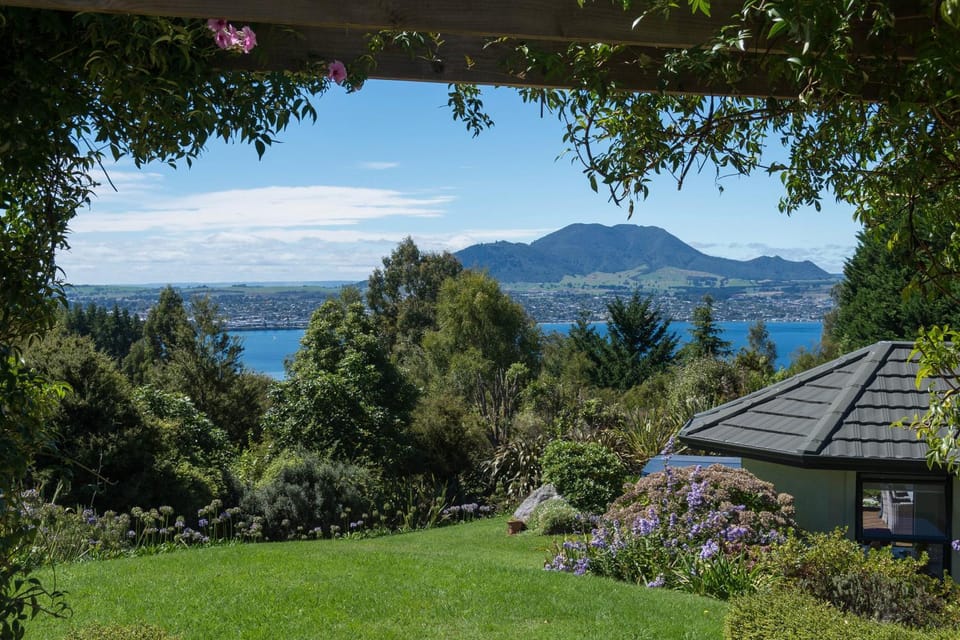 Garden, View (from property/room), Lake view