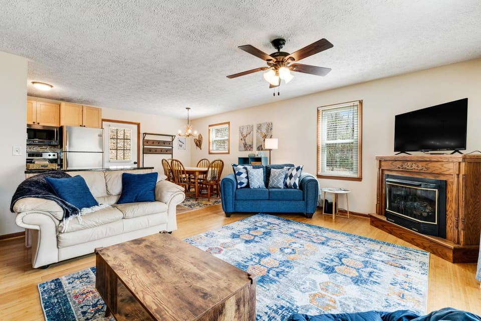 Sleepy Hollow Chalet House in Watauga