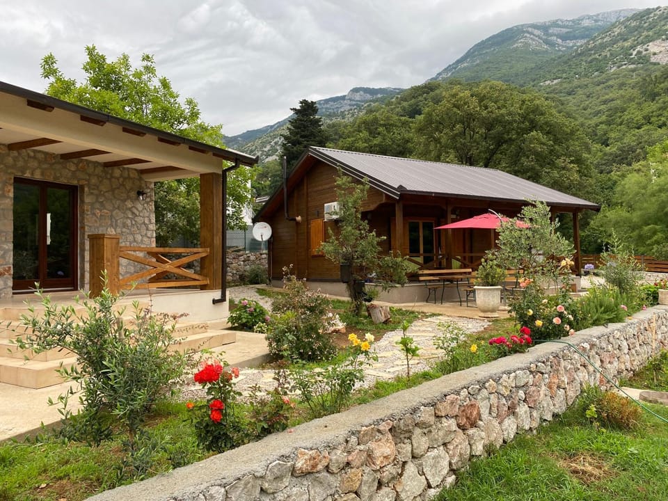 Guest House Mare House in Budva Municipality