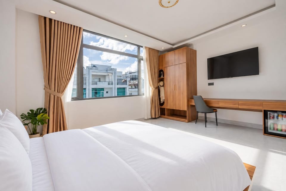 Communal lounge/ TV room, Bed, TV and multimedia, Photo of the whole room, Evening entertainment, Bedroom, hair dresser