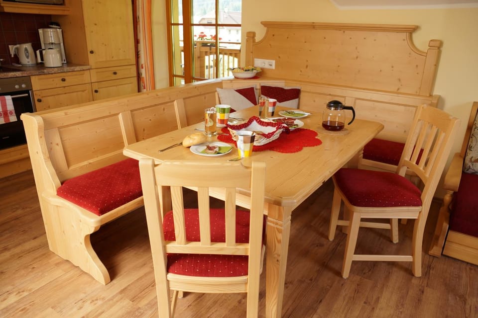 Decorative detail, Dining area