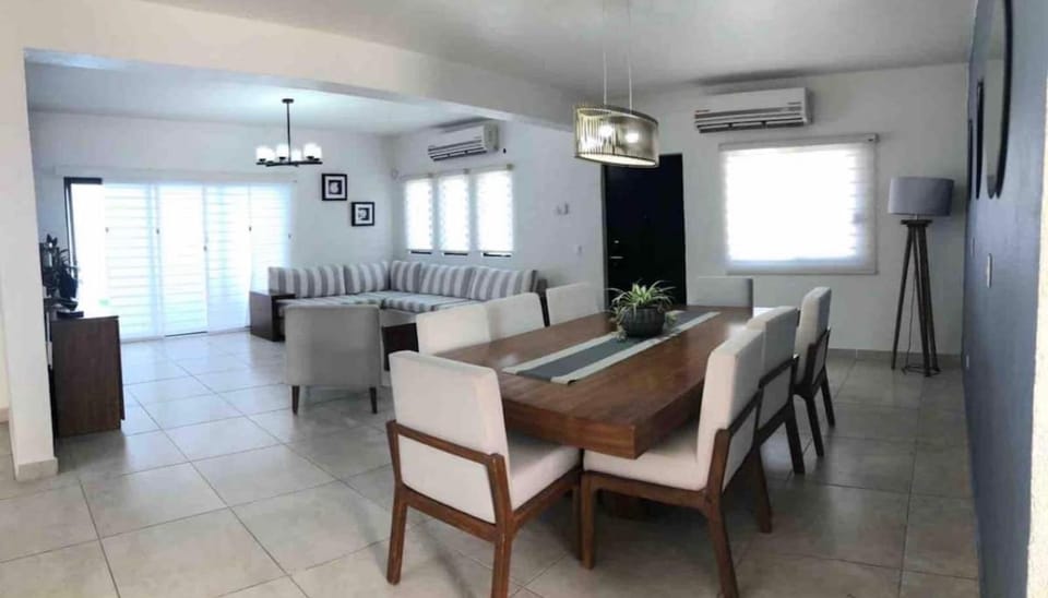 Communal lounge/ TV room, Dining area