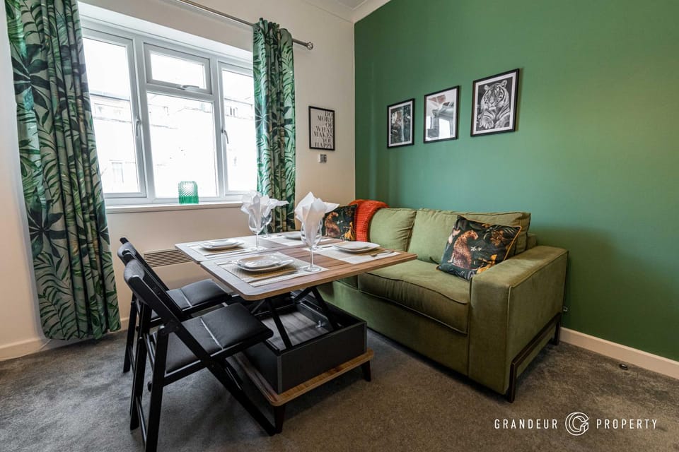 Living room, Seating area, Dining area