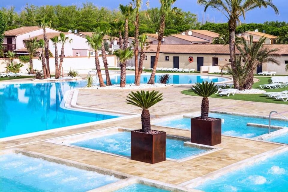 Hot Tub, Pool view, Swimming pool