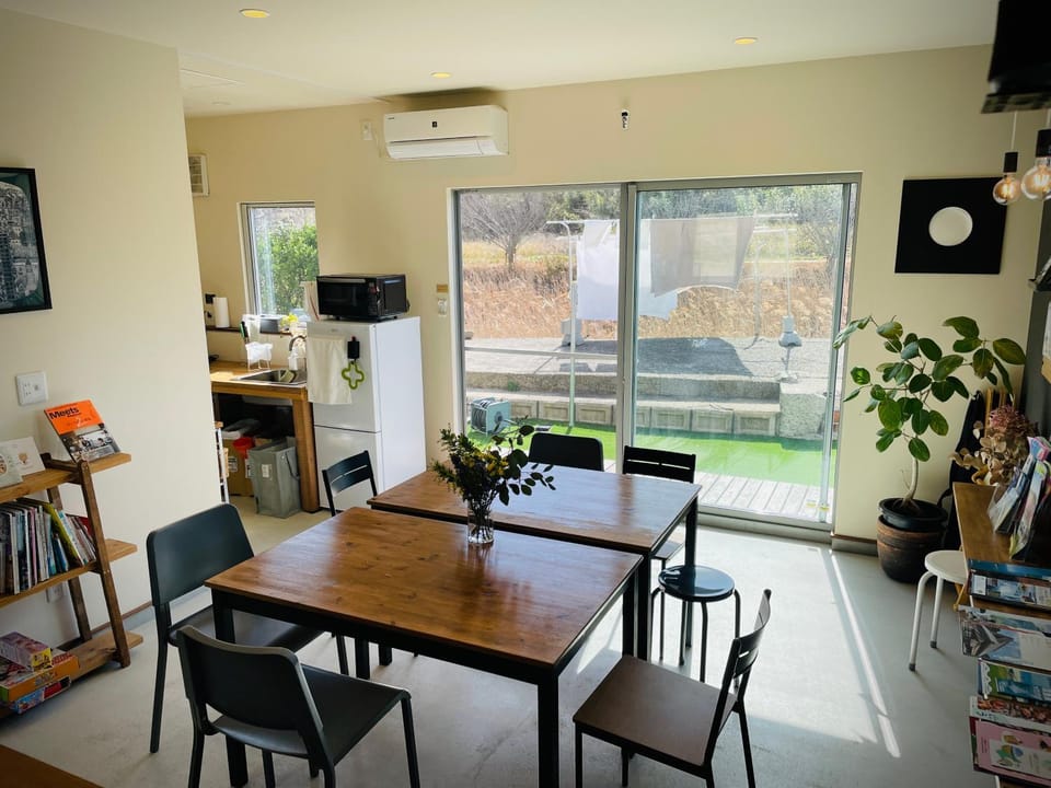 Kitchen or kitchenette, Living room, Dining area, air conditioner
