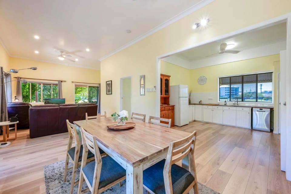 55 Holland Strret Bargara House in Bargara