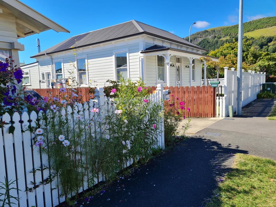 Cambria Hideaway House in Nelson