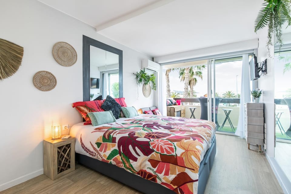Bed, Location