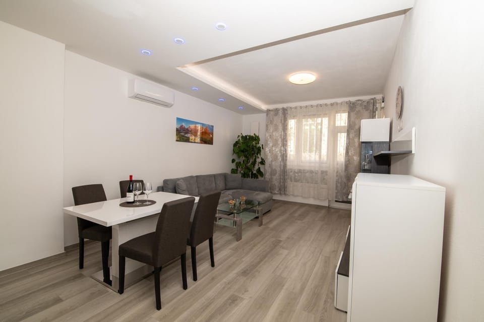 Imperial Deluxe Apartment in Merano