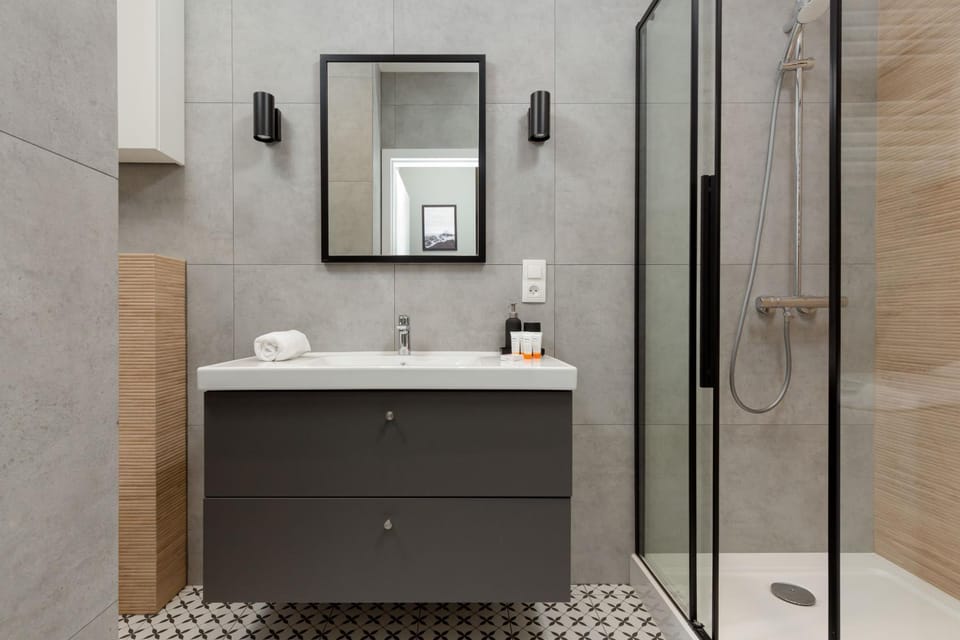 Shower, Bathroom