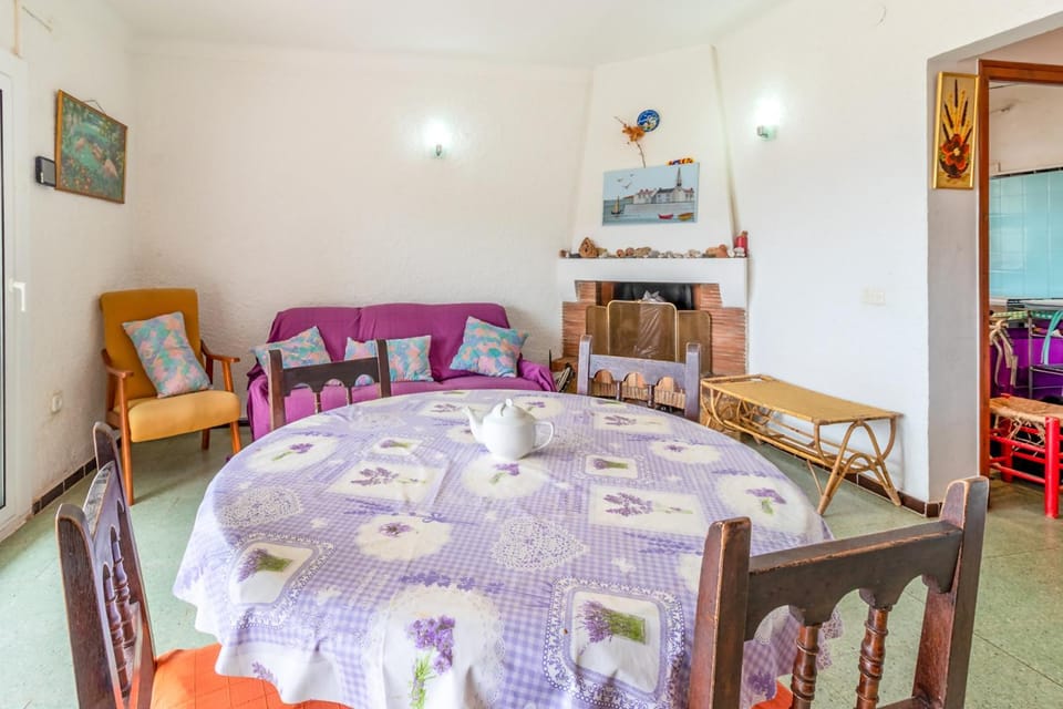 Carboneras 45 - Apartamento con terraza Apartment in Alt Empordà