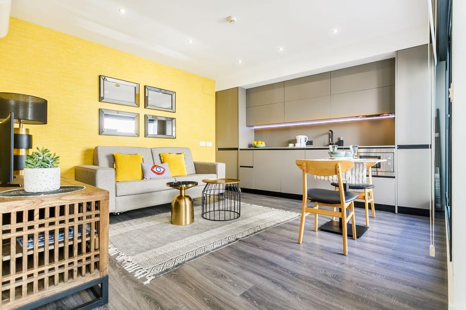Kitchen or kitchenette, Living room