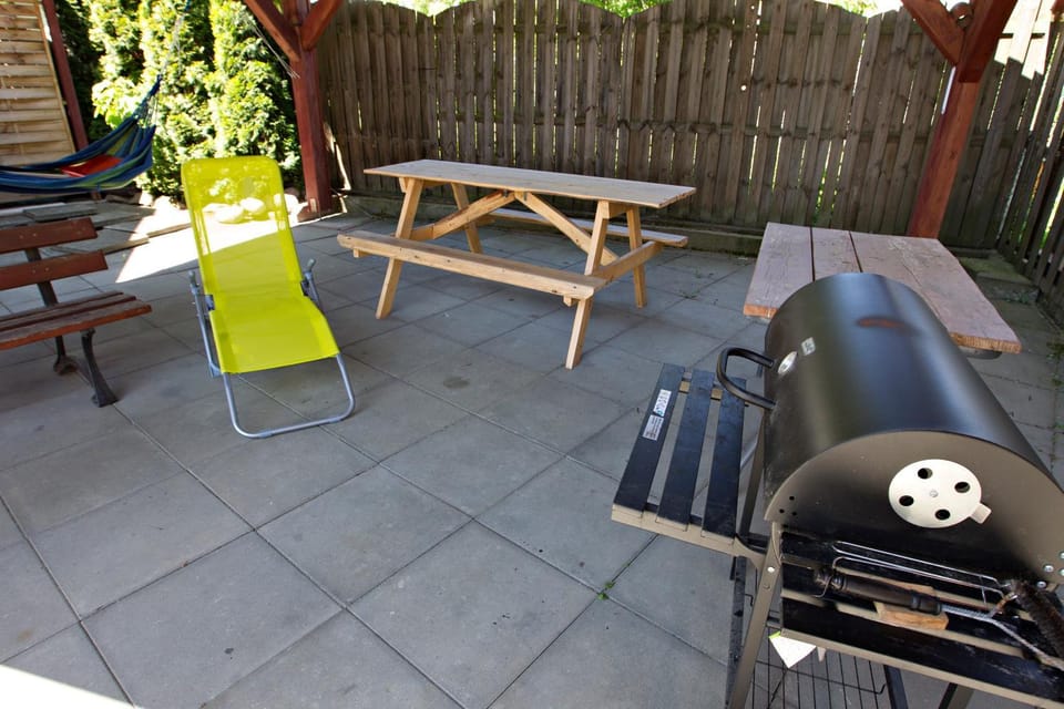 Patio, BBQ facilities, Seating area