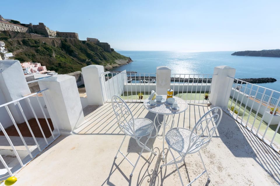 Nearby landmark, Day, Natural landscape, Balcony/Terrace, Dining area, Mountain view, Sea view