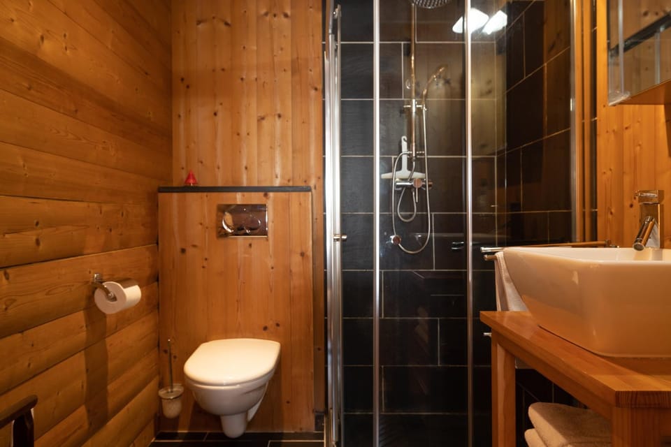 Bathroom, Living room