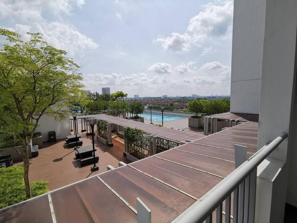 Bukit Indah 12pax Aeon Lego Wi-fi Netflix BySTAY Apartment in Johor Bahru
