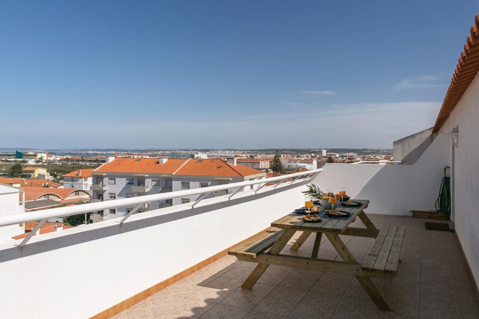 Balcony/Terrace, City view, Sea view, Street view