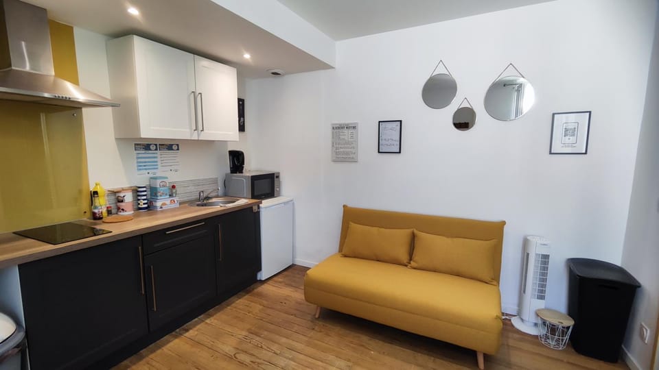 Kitchen or kitchenette, Living room, Dining area
