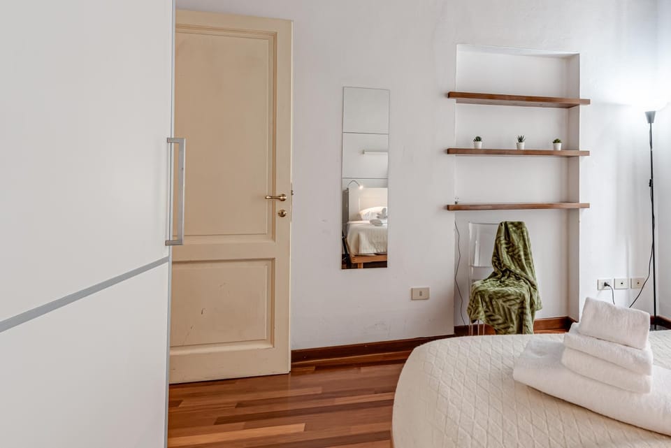 Bed, Bedroom, towels, wardrobe