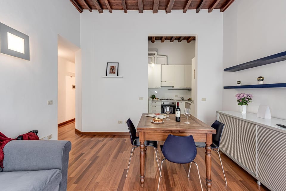 Kitchen or kitchenette, Living room, Seating area, Dining area, stove