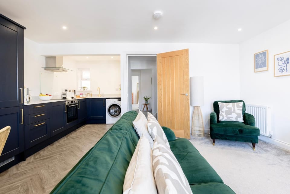 Kitchen or kitchenette, Living room, Seating area