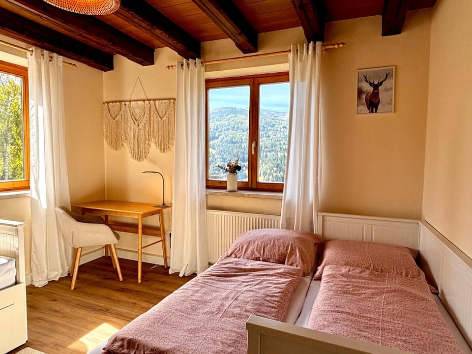 Ferienhaus mit Zirbitzblick House in Styria