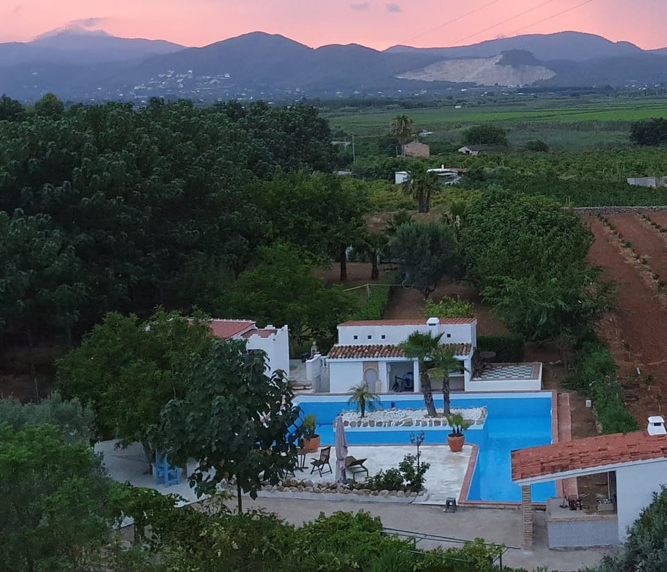 Bird's eye view, Pool view