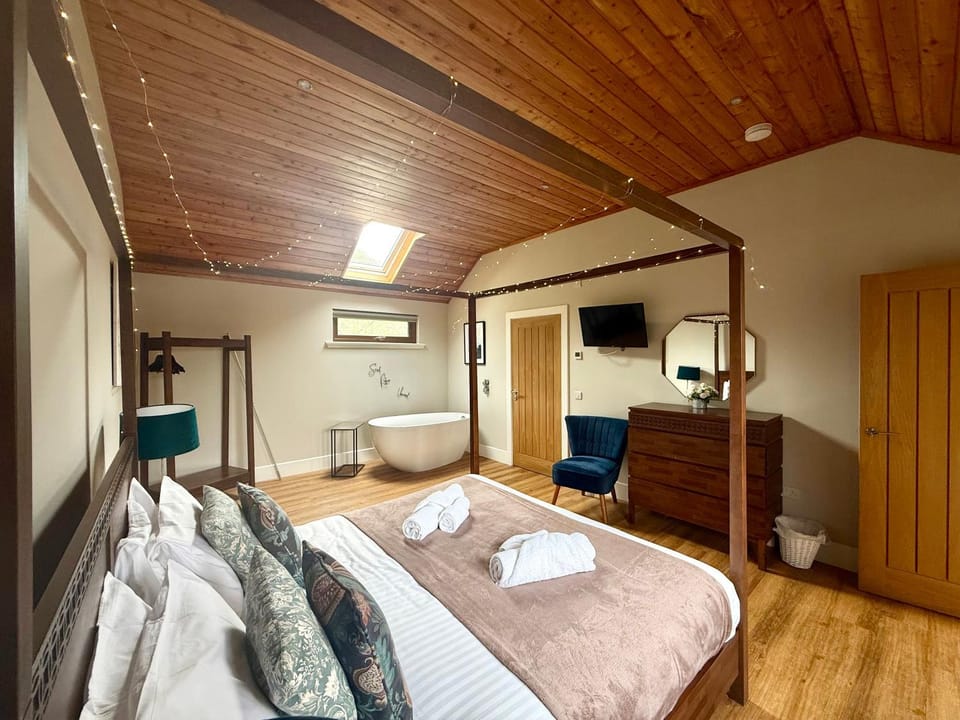 Pheasant at Rossie Ochil Estate Cottages with Hot Tub, Perthshire House in Scotland
