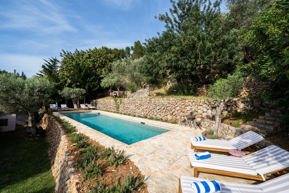 Off site, Natural landscape, Garden, Swimming pool, sunbed